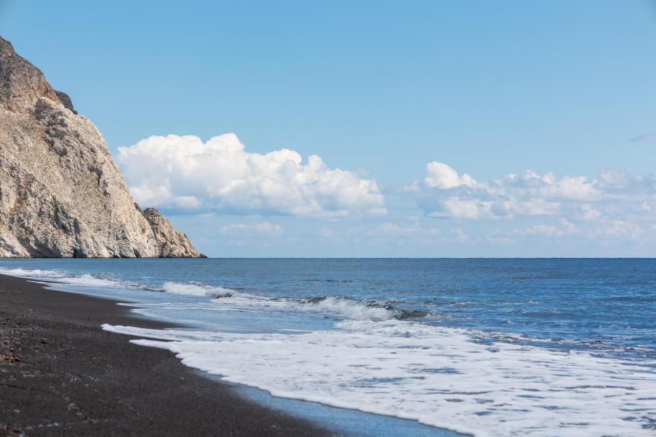 Готель Perissa Bay Екстер'єр фото